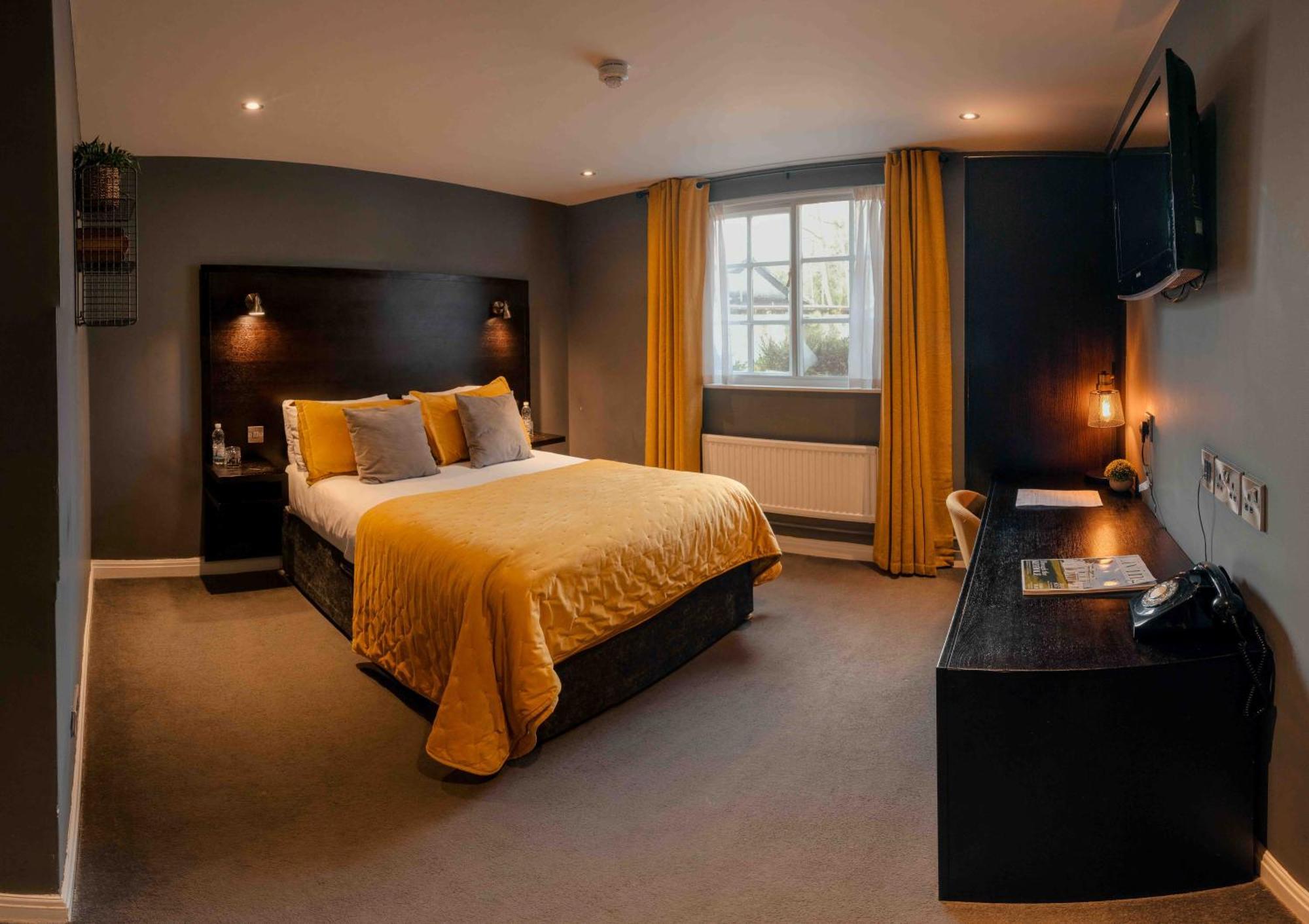 The Vicarage Hotel Holmes Chapel Exterior photo