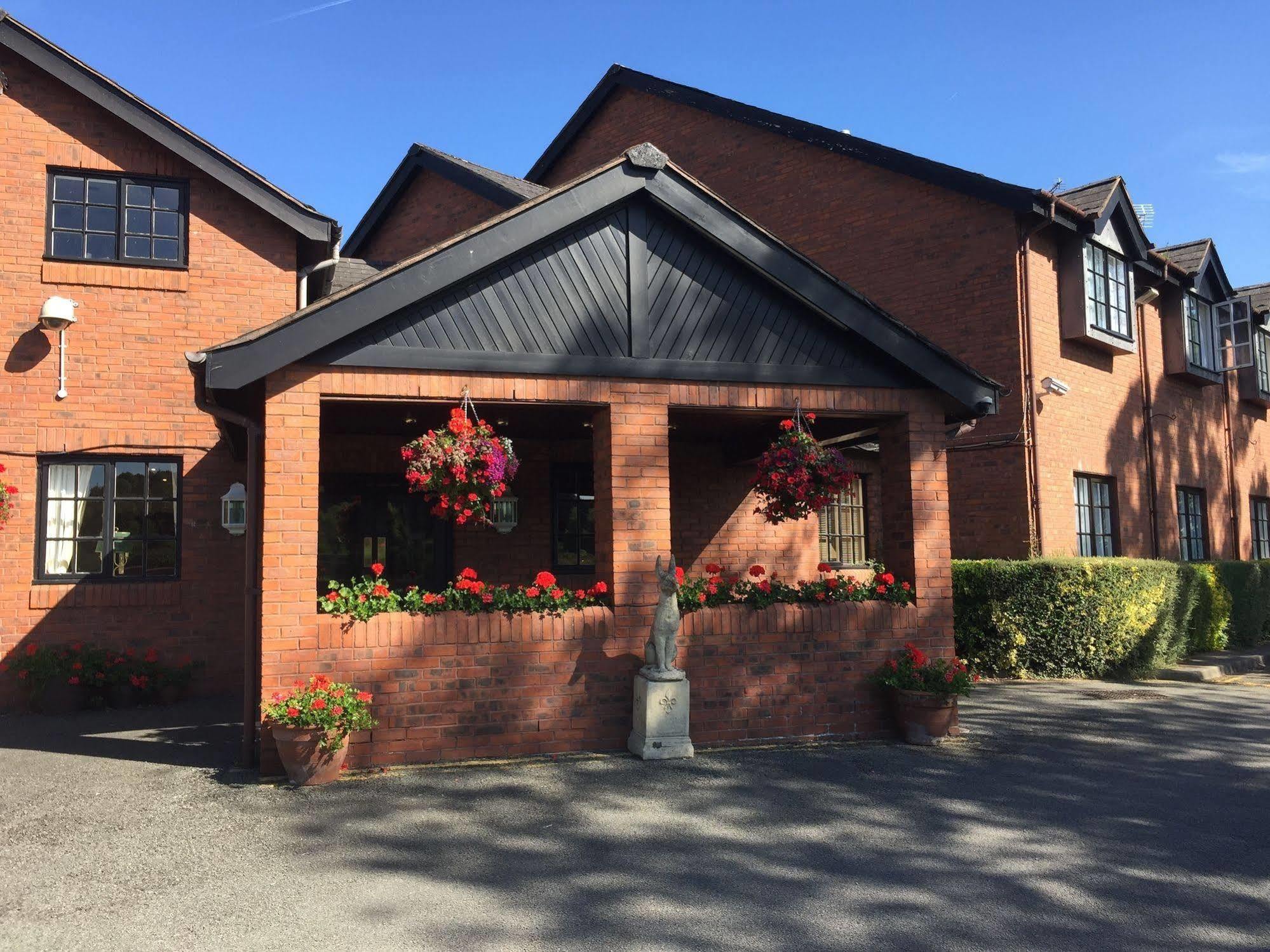 The Vicarage Hotel Holmes Chapel Exterior photo